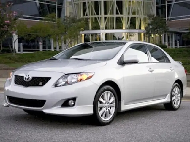 የ2010 Toyota Corolla ስንት ቀበቶዎች አሉት?