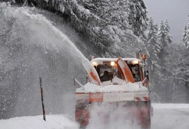 Com puc ajustar el carburador a la meva bufadora de neu?