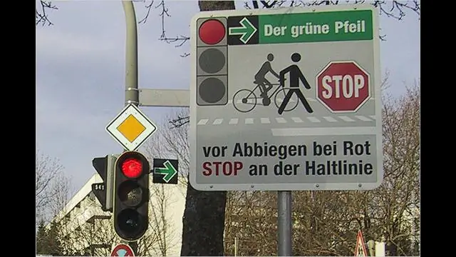 Kan du dreje til højre på en rød pil efter stop?