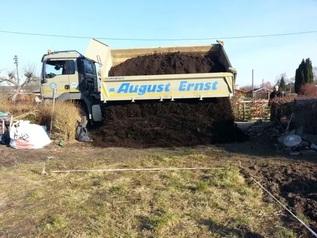 Ilang yarda ng topsoil ang kayang hawakan ng isang dump truck?