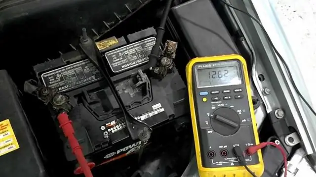 Hoe bedraad je een auto met een multimeter?