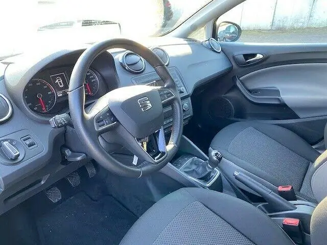 Hoe reset je het servicelampje op een Seat Ibiza uit 2016?