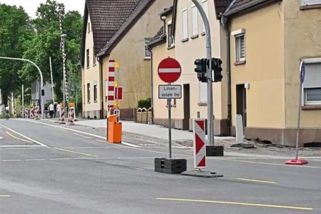 Voitko kääntää vasemmalle U: n punaisen valon Floridassa?